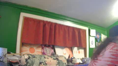 Snapshot of hippiedad333 chatting on June 25, 2:22 am hippiedad333 online show from June 25, 2:22 am