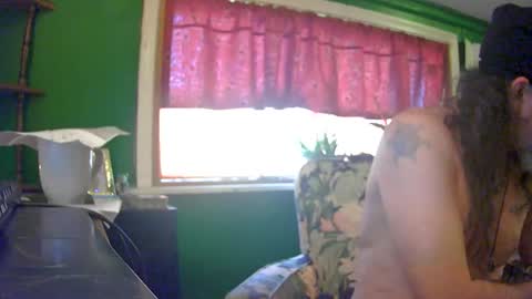 Snapshot of hippiedad333 chatting on July 12, 11:29 pm hippiedad333 online show from July 12, 11:29 pm