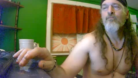Snapshot of hippiedad333 chatting on July 14, 4:06 am hippiedad333 online show from July 14, 4:06 am