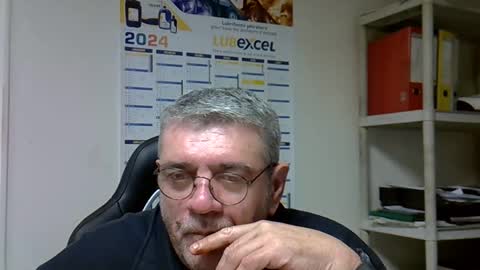 hippo online show from December 6, 5:42 am