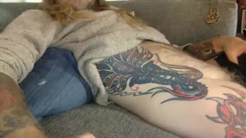 Snapshot of hippybiker chatting on December 5, 2:44 pm hippybiker online show from December 5, 2:44 pm