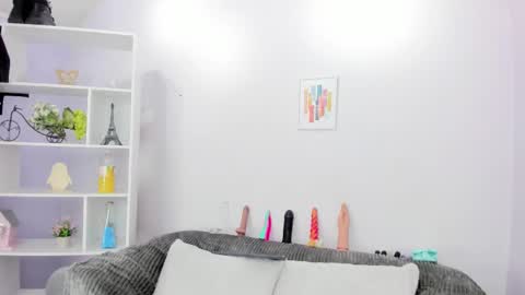 hiyakasudere_ online show from September 22, 6:32 pm