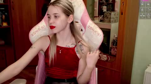 Holly online show from March 2, 5:58 pm