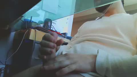 Snapshot of hockeybrad92 chatting on February 21, 6:04 pm Hairy Hockey Player 92 online show from February 21, 6:04 pm