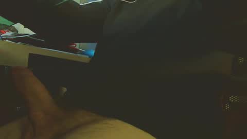 Snapshot of hockeybrad92 chatting on March 6, 3:35 am Hairy Hockey Player 92 online show from March 6, 3:35 am