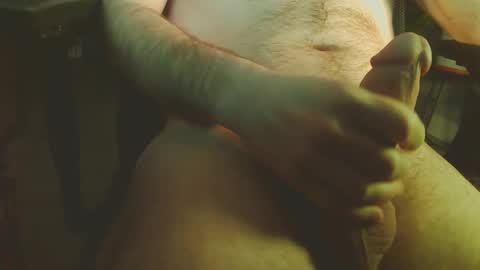 Snapshot of hockeybrad92 chatting on March 11, 10:40 am Hairy Hockey Player 92 online show from March 11, 10:40 am