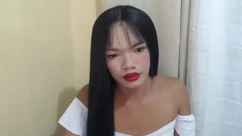 Snapshot of hoelyguine chatting on January 13, 11:04 am Guinevere3 online show from January 13, 11:04 am