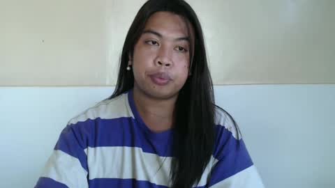 Snapshot of hoelykarina chatting on June 14, 3:52 am Karina3 online show from June 14, 3:52 am