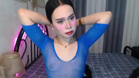 Snapshot of hoelymolly chatting on June 8, 7:47 pm hoelymolly online show from June 8, 7:47 pm