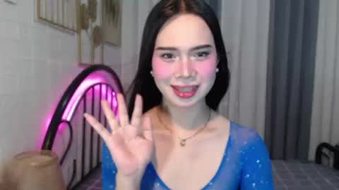 Snapshot of hoelymolly chatting on June 15, 6:21 pm hoelymolly online show from June 15, 6:21 pm