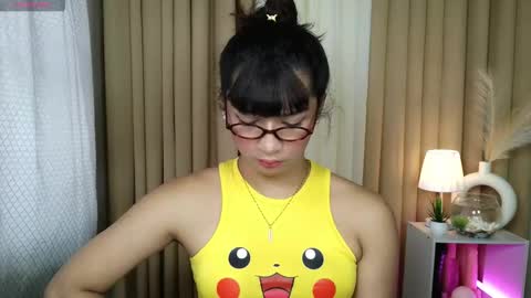 Snapshot of hoelymorri chatting on January 12, 6:51 am Hoelymorri online show from January 12, 6:51 am