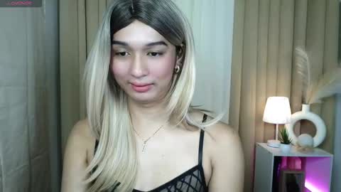 Snapshot of hoelymorri chatting on January 19, 2:26 am Hoelymorri online show from January 19, 2:26 am