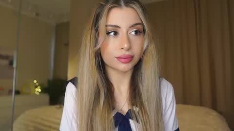 Moni Monica online show from March 12, 8:09 am