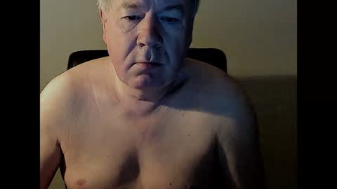 Snapshot of holgerhb53 chatting on January 29, 3:01 am Holger online show from January 29, 3:01 am