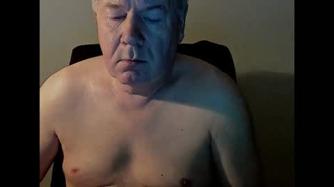 Snapshot of holgerhb53 chatting on January 30, 3:19 pm Holger online show from January 30, 3:19 pm