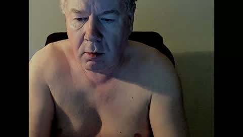 Snapshot of holgerhb53 chatting on February 2, 9:40 am Holger online show from February 2, 9:40 am
