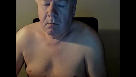 Snapshot of holgerhb53 chatting on March 11, 3:48 am Holger online show from March 11, 3:48 am