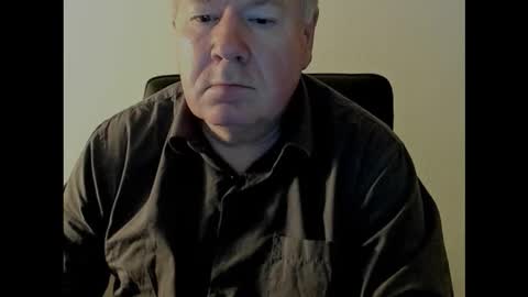 Snapshot of holgerhb53 chatting on October 15, 9:20 am Holger online show from October 15, 9:20 am