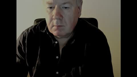 Snapshot of holgerhb53 chatting on October 17, 2:41 pm Holger online show from October 17, 2:41 pm