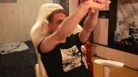 Extaz  Athrey  Howard online show from November 17, 10:04 pm