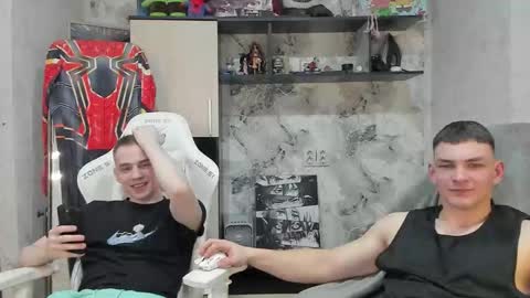 Extaz  Athrey  Howard online show from February 10, 6:23 pm