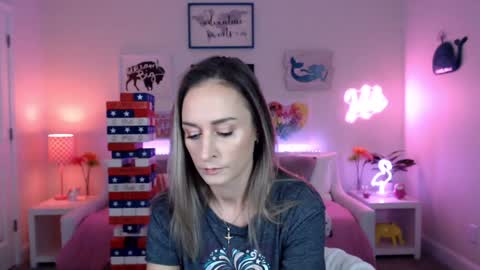 Holi Hurricane online show from November 17, 5:35 am