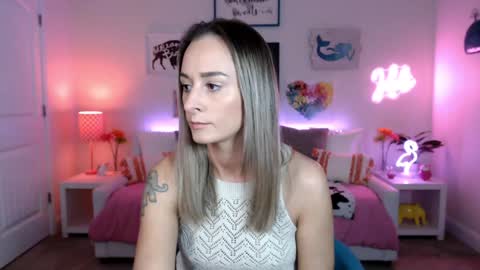 Holi Hurricane online show from November 26, 3:29 am