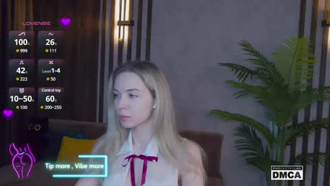 Snapshot of holl1would chatting on February 23, 8:00 pm My social media links subscribe to support me online show from February 23, 8:00 pm