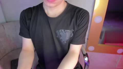 Snapshot of hollannd_ chatting on July 11, 12:41 pm Holland online show from July 11, 12:41 pm
