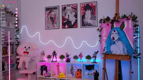 Holli online show from September 23, 6:00 pm