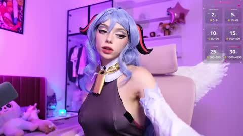 Holli online show from May 7, 11:48 am