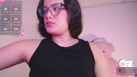 Snapshot of holly_16 chatting on December 3, 12:46 am holly_16 online show from December 3, 12:46 am