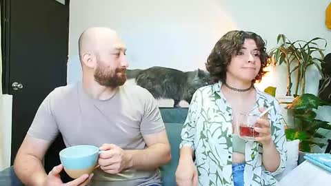 Holly and Honey online show from September 9, 8:30 pm