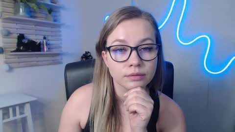 Holly online show from January 9, 6:27 am