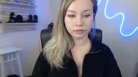 Holly online show from January 24, 4:37 am