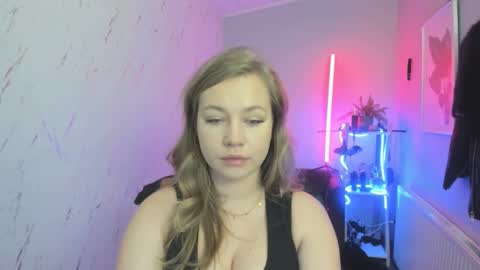 Holly online show from November 26, 8:43 pm