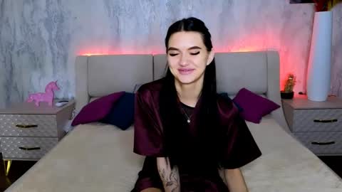 Holly online show from May 12, 12:41 am