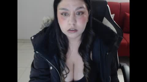 Itzel online show from July 11, 2:25 am