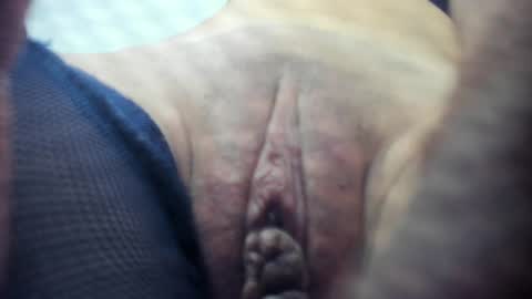 Snapshot of holly_little2 chatting on June 24, 11:37 pm Sophie online show from June 24, 11:37 pm