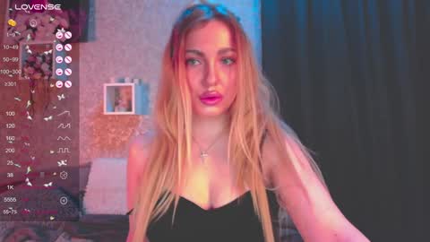 holly_molly8 online show from January 16, 2:51 pm