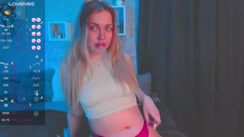 holly_molly8 online show from January 23, 7:07 pm