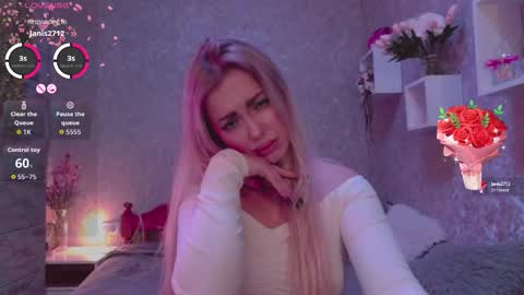 holly_molly8 online show from September 29, 6:35 pm
