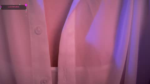 Snapshot of holly_molly_69 chatting on May 17, 3:26 am Molly online show from May 17, 3:26 am