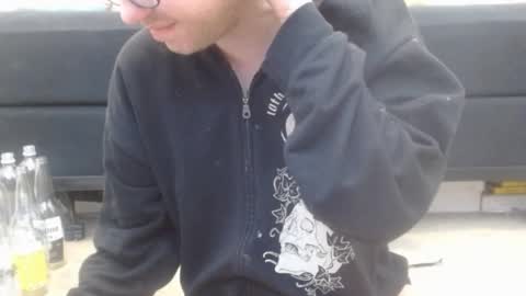 Holly Hawkes online show from February 27, 11:15 pm