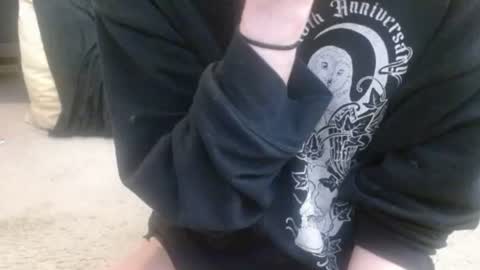 Snapshot of hollyhawkes chatting on July 1, 9:36 pm Holly Hawkes online show from July 1, 9:36 pm