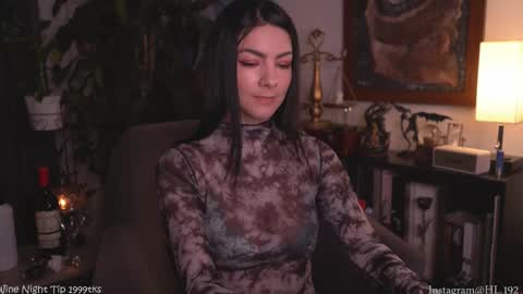 Holly Linder online show from November 8, 2:01 am