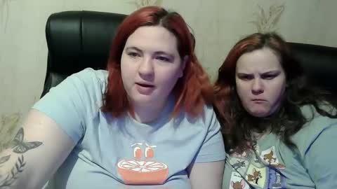 HollyXEva online show from February 3, 5:40 pm