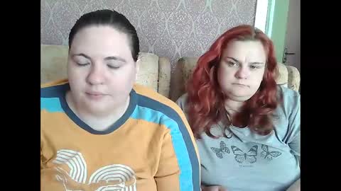 HollyXEva online show from May 7, 9:03 am