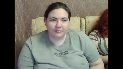 HollyXEva online show from May 9, 5:40 pm