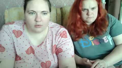 HollyXEva online show from May 15, 9:27 am
